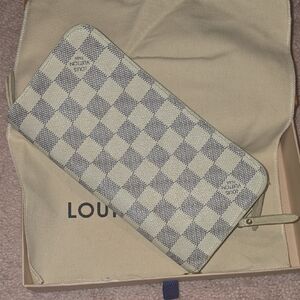 LOUIS VUITTON WALLET
